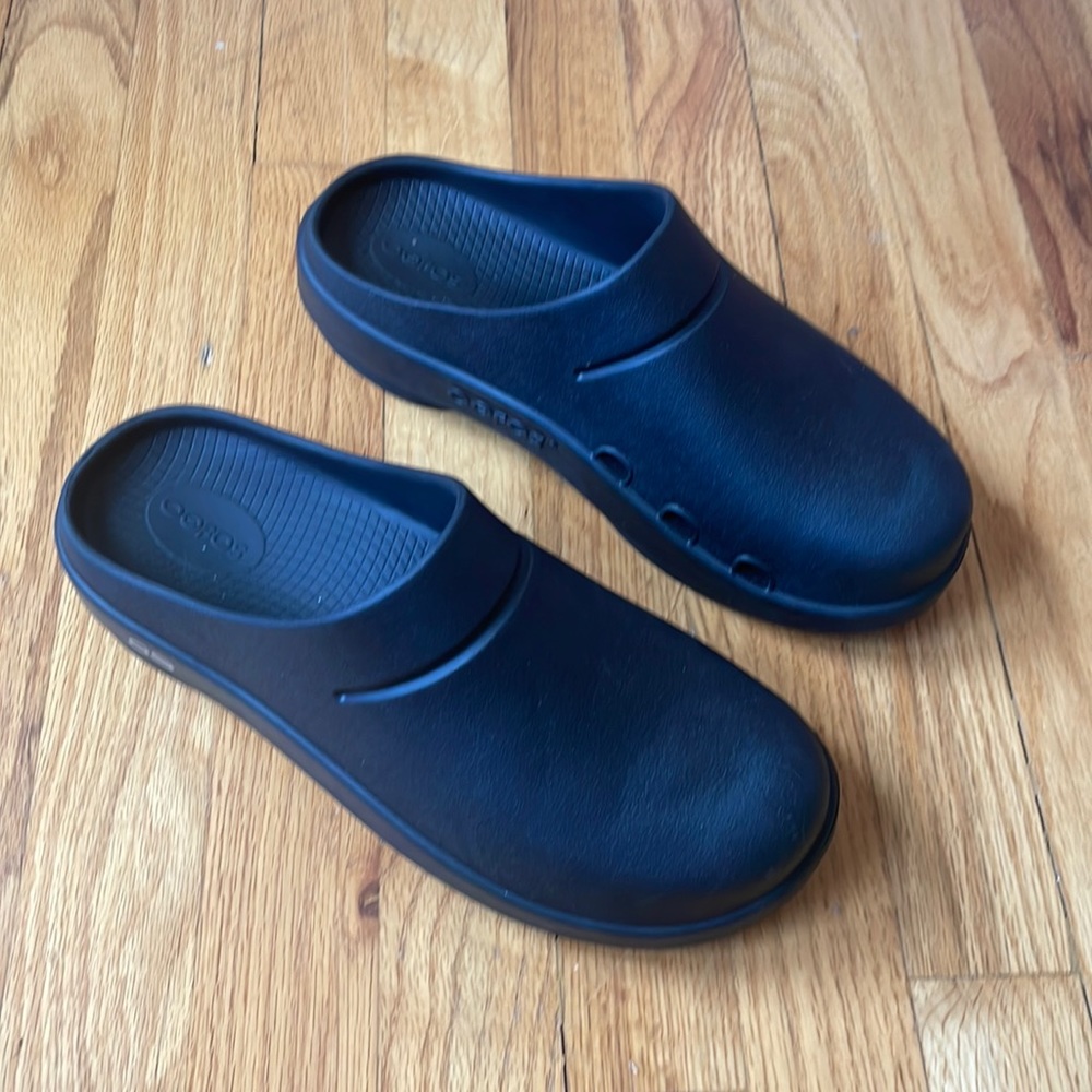 Oofos Black Slip On Clog Mens 7 Womens 9 EU 40 Ooclog Comfort